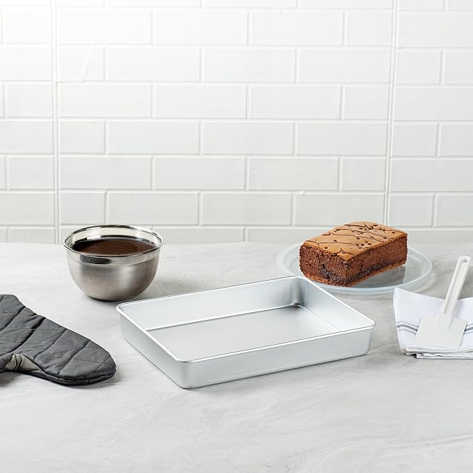 Restaurantware-Met Lux 13 x 9 x 2 Inch Straight-Sided Baking Tins, 12 Rectangular Cake Pans - Oven-Ready, Freezable, Anodized Aluminum Baking Sheet Cake Pans, Greaseproof, For Birthday Cakes