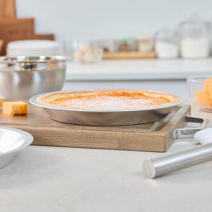 Restaurantware Aluminum Pie Pan 72 Count 9 Inch Round 1.25 Inch Deep Oven-Friendly Pie Tin, Lightweight Baking Pan, Silver Plate for Quiche, Fruit Pies, Home And Commercial Kitchens