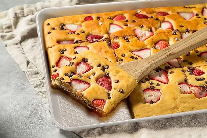 Wildone Baking Sheet Pan Set of 2, Honeycomb Embossed Nonstick Cookie Sheet | Thicker Carbon Steel Half Sheet Pan Oven Tray 17.5x12 Inch, Heavy Duty & Easy Clean, White