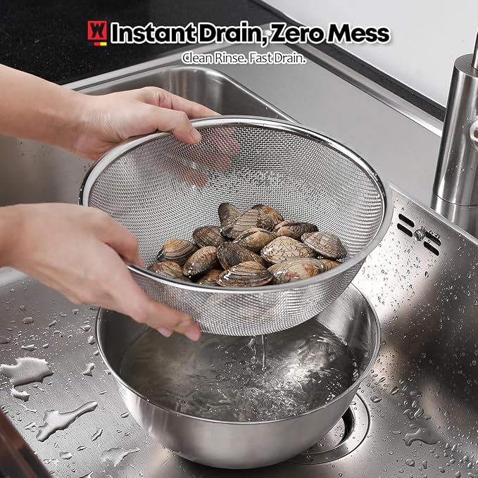 WAGENSTEIGER Stainless Steel Mixing Bowl and 3-Legged Colander Set, Multipurpose Kitchen Basket with Fine Mesh Colander, Salad Mixing Bowl with Strainer, Rinsing Vegetables & Fruits (22cm / 8.66")
