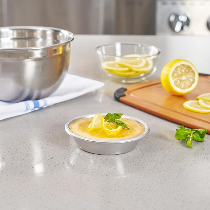Restaurantware Aluminum Pie Pan 1 Count 4 Inch Round 1 Inch Deep Oven-Friendly Pie Tin, Lightweight Baking Pan, Silver Plate for Quiche, Fruit Pies, Home And Commercial Kitchens