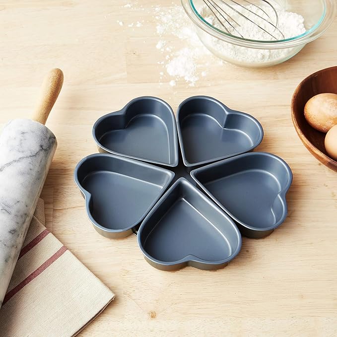 Fox Run Linked Heart Cake Pan, 4-Inch Hearts, Nonstick Heat Shaped Cake Pan | Makes 4 Mini Heart Cakes | Valentine's Day & Date Night Baking Pan | Consistent Results | 4 Inch Heart Shaped Cake Molds