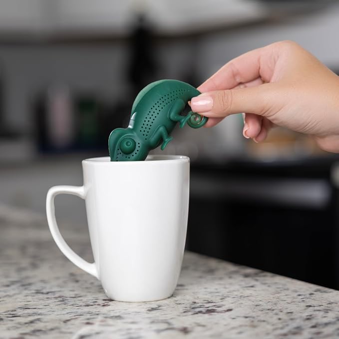 Pund'it Chamomileon Tea Infuser, Cute Color Changing Loose Leaf Tea Steeper | Fun Chameleon Tea Steeper Changes Color While Steeping | Reusable, Dishwasher Safe, Food Safe Tea Accessory | Hangs On Mug