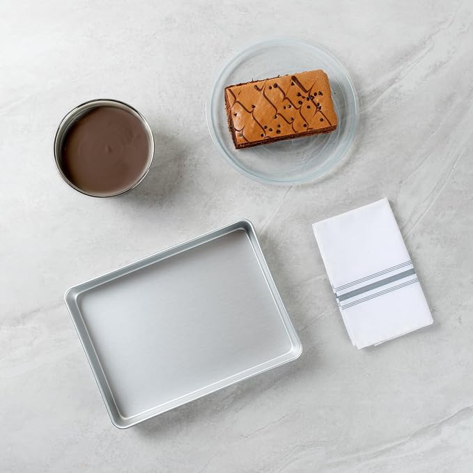 Restaurantware-Met Lux 13 x 9 x 2 Inch Straight-Sided Baking Tins, 12 Rectangular Cake Pans - Oven-Ready, Freezable, Anodized Aluminum Baking Sheet Cake Pans, Greaseproof, For Birthday Cakes