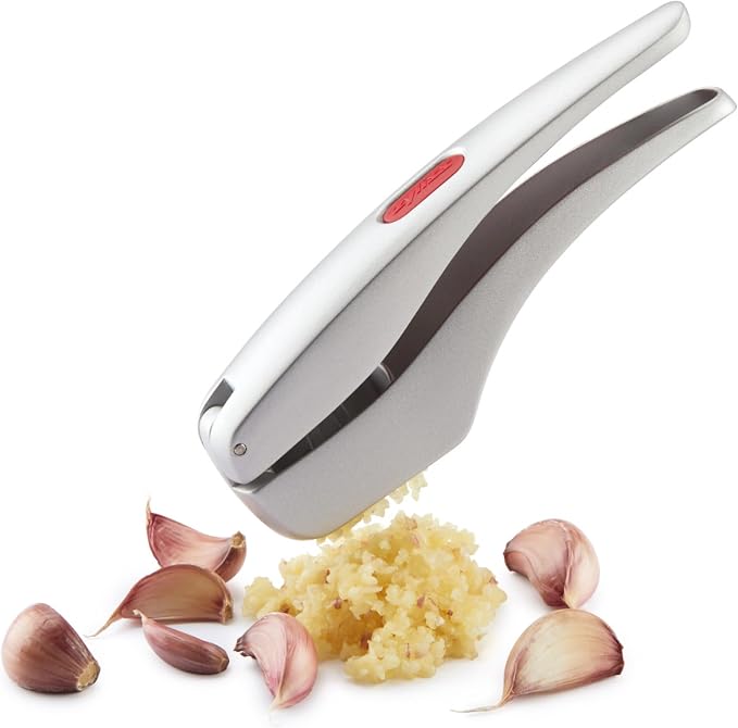 Zyliss Susi 3 Garlic Press - Garlic and Ginger Mincer - Built-In Cleaner - Garlic Crusher, Mincer and Peeler - Dishwasher Safe - Cast Aluminum