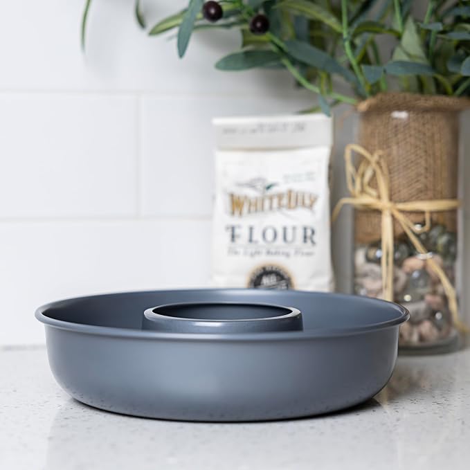 Fox Run French Savarin Cake Mold, Non-Stick Ring Cake Pan, 9.5" | Nonstick For Easy Baking, Relase & Cleaning | Bake Budnt & Savarin Cakes | Even Baking & Consistent Results | French Cake Pan