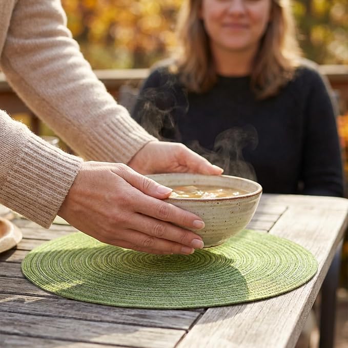 AHHFSMEI Round Braided Placemats Set of 6 Woven Table Mats for Dining Table Heat Resistant Easy to Clean Perfect for Kitchen & Home Decor (Light Green)