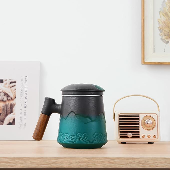 ZENS Tea Mug with Infuser and Lid for Loose Leaf Tea Steeper, 15oz Green | Embossed Ceramic Tea Cup with Infuser for Herbal Tea Difussers, Tea Lovers Gifts, Nature Wood Handle