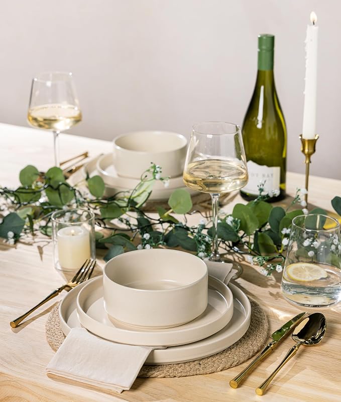 Ceramic Dinnerware Set for 6, 18-Piece Plates and Bowls Set | Lightweight Porcelain Dish Set, Scratch Resistant, Oven & Microwave & Dishwasher Safe, Matte White