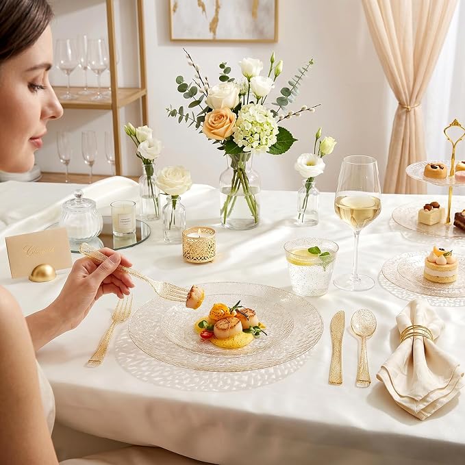 Rubtlamp 700Pcs Gold Glitter Plastic Dinnerware Set, Hammered Clear Plates, Fancy Plastic Plates Include 100 Dinner Platos, 100 Salad Platos, 100 Cups,100 Pack Pre Rolled Glitter plastic Silverware