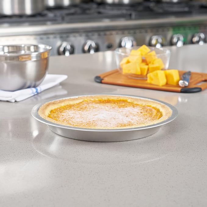 Restaurantware Aluminum Pie Pan 72 Count 9 Inch Round 1.25 Inch Deep Oven-Friendly Pie Tin, Lightweight Baking Pan, Silver Plate for Quiche, Fruit Pies, Home And Commercial Kitchens
