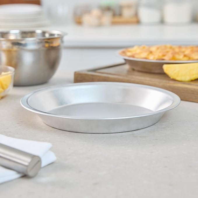 Restaurantware Aluminum Pie Pan 12 Count 9 Inch Round 1.25 Inch Deep Oven-Friendly Pie Tin, Lightweight Baking Pan, Silver Plate for Quiche, Fruit Pies, Home And Commercial Kitchens