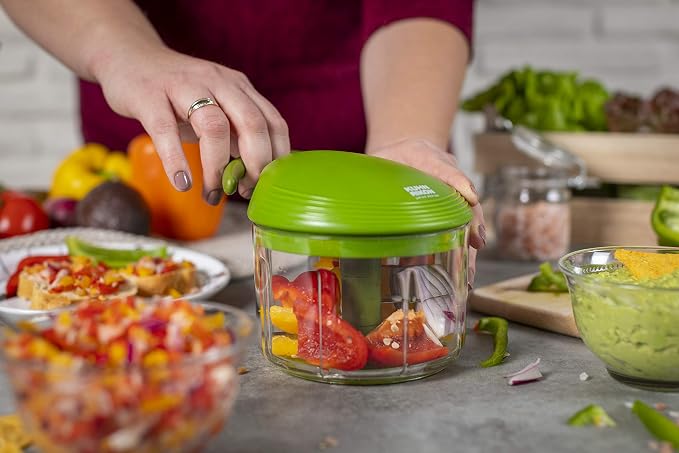 Kuhn Rikon Pull Chop, Vegetable Chopper with Stainless Steel Blades, Food Chopper with Non-Slip Base, Easy to Use Fruit Cutter and Onion Chopper, Essential Kitchen Accessories 650ml