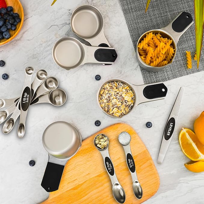 Magnetic Measuring cups and spoons Set, 304 Stainless Steel 5 Magnetic Measuring Cup and 8 Double Sided Measuring Spoons with 1 Leveler，Kitchen Gadgets for Cooking & Baking