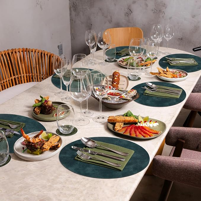 ADRIMER Placemats, Heat Resistant Round Placemats Set of 4 Washable, Waterproof Table Mats, Wipeable Faux Leather Place Mats for Kitchen, Dining Room, Dark Blue