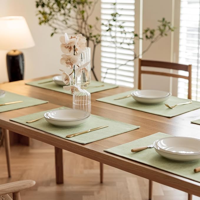 Demetex Green Placemat Set of 4 Washable Linen Textured Place Mats for Dinner Heat Resistant Sage Cloth Placemats Scratch Resistant Plate Mats for Dining Table Kitchen Summer, Green