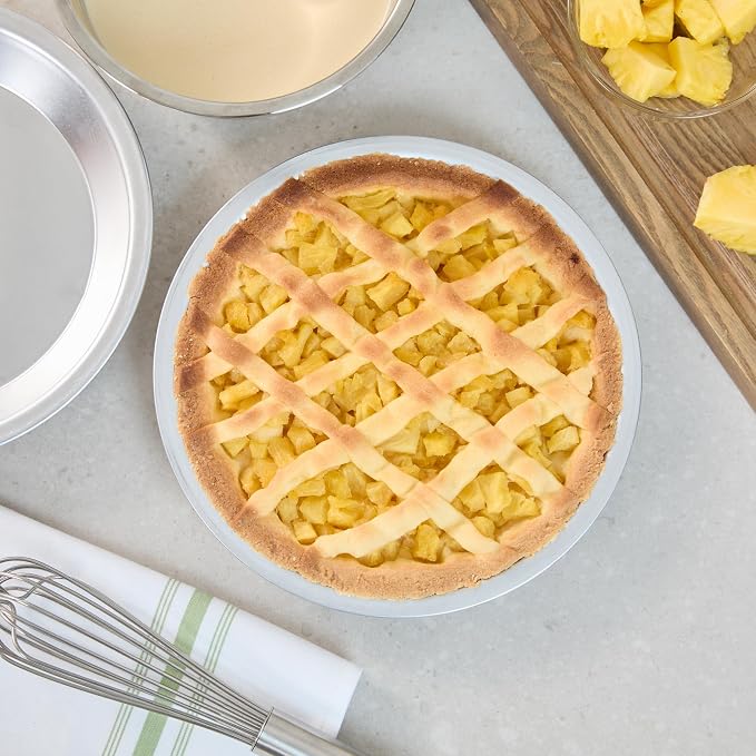 Restaurantware Aluminum Pie Pan 12 Count 9 Inch Round 1.25 Inch Deep Oven-Friendly Pie Tin, Lightweight Baking Pan, Silver Plate for Quiche, Fruit Pies, Home And Commercial Kitchens