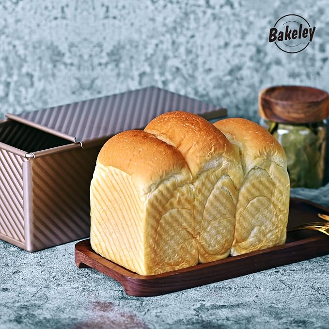 Pullman Loaf Pan with Lid, 1Lb Non-Stick Rectangle Corrugated Toast Box for Oven Baking, Dough Capacity 8.3" x 4.8" x 4.3"(Champagne Gold)