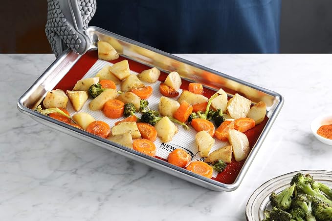 New Star Foodservice Commercial Grade Silicone Baking Mat Non-Stick Pan Liner, 8 x 12 Inch (Quarter Size)