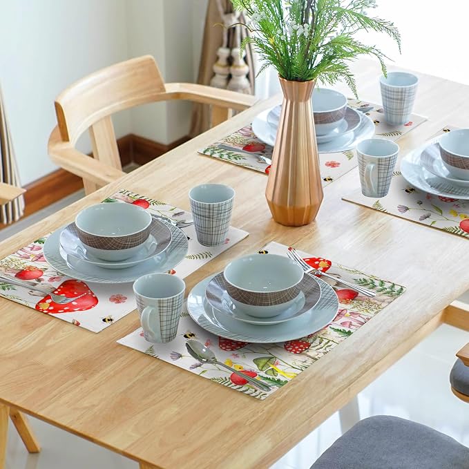 Mushroom Plants Placemats Set of 4，Rustic Wildflowers Heat Resistant Washable Place Mats 12x18 Inch Farmhouse Decor Table Mats for Party Kitchen Dining Indoor Outdoor