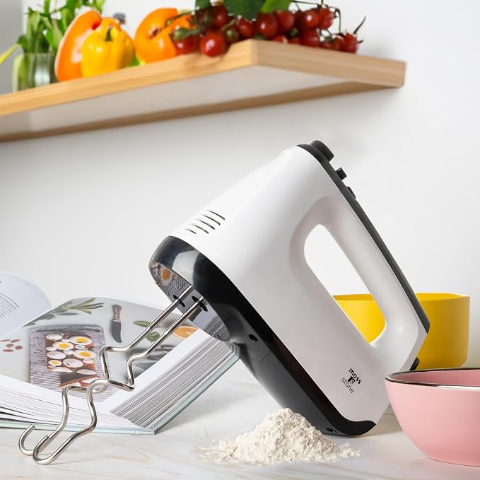Moss & Stone White Hand Mixer With Snap-On Storage Case, 6 Speed Hand Mixer Electric, 250w Power handheld Mixer for Baking Cake Egg Cream Food Beater, & 4 Stainless Steel Accessories