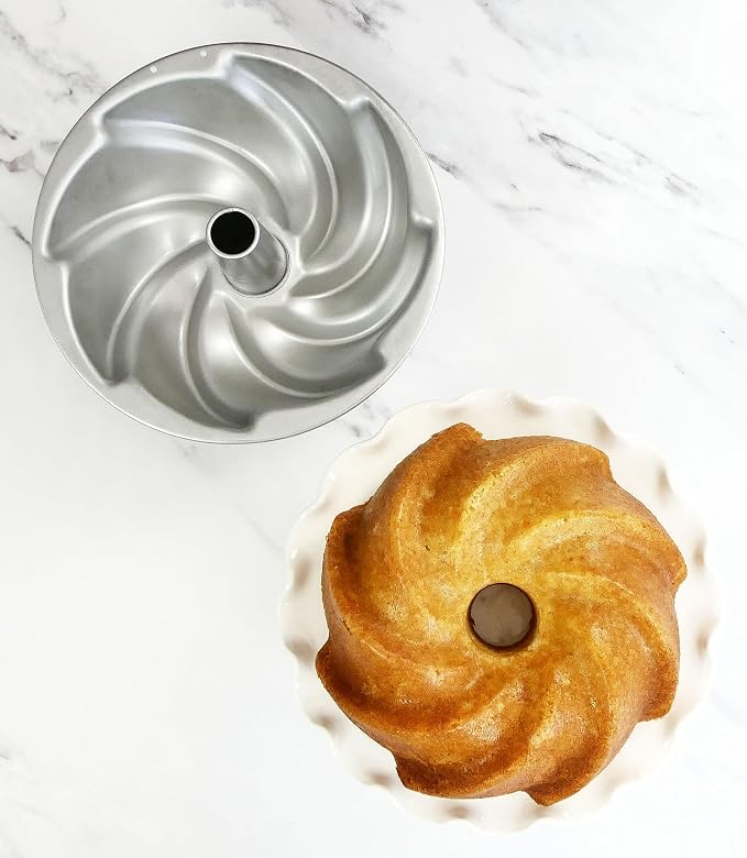 USA Pan Global Swirl Tube Cake Pan