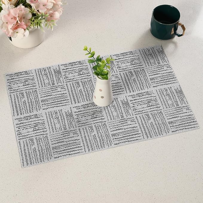 Placemats Set of 8 Plastic Vinyl Place Mats for Dinner Table, No-Slip Wipeable Table Mats Daily Use Patio Kitchen Decoration (18"x12", Grey)