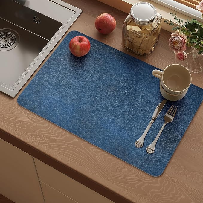 Vinyl Placemats Set of 6-12x17 Inch - Heat Resistant Washable Place Mats Waterproof Non-Slip Wipeable Table Mats for Dining Table Decor, Indoor/Outdoor Plastic Mat