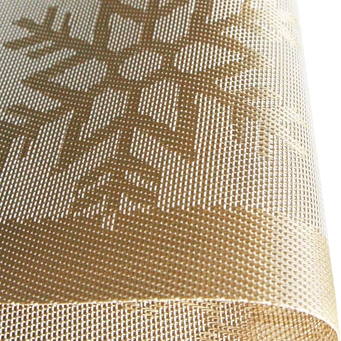 PIGCHCY Christmas Placemats Snowflake Woven Heat Resistant Placemats Washable Easy to Clean Table Mats for Dining Room and Decor(Set of 6, Gold)