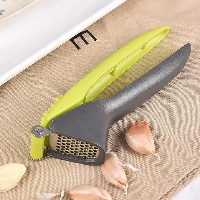 Garlic Press Machine, 7 Inch Plastic and Stainless Steel Random Color Garlic Grinding Tool for Kitchen and Outdoors (1)