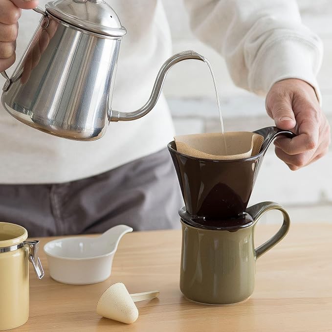 ZERO JAPAN - Bee House Pour Over Coffee Dripper - Ceramic Coffee Maker with Elegant Peek Hole, Drip Cone Brewer Coffee Gift, Brewing Accessories - Yellow Pepper, Standard Size