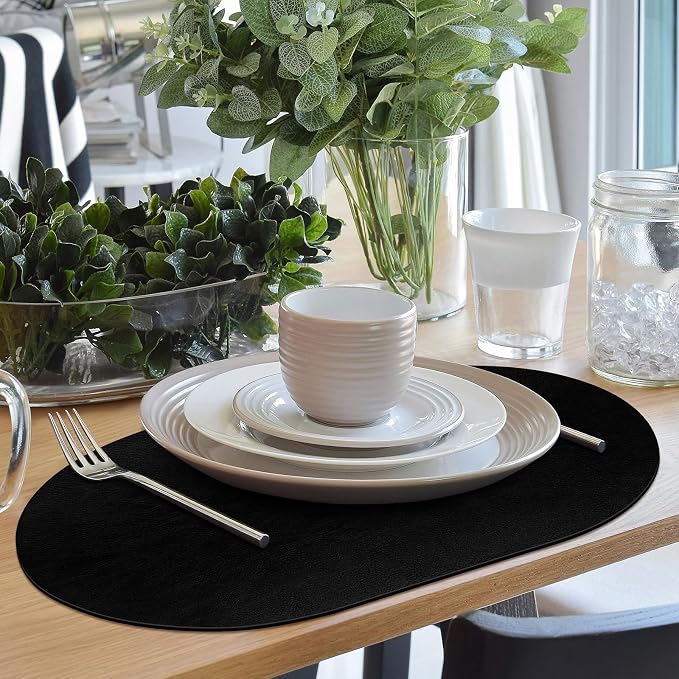 ADRIMER Placemats, Heat Resistant Oval Placemats Set of 4 Washable 12 x 17 Inch, Waterproof Table Mats, Wipeable Pu Place Mats for Kitchen, Dining Room, Black