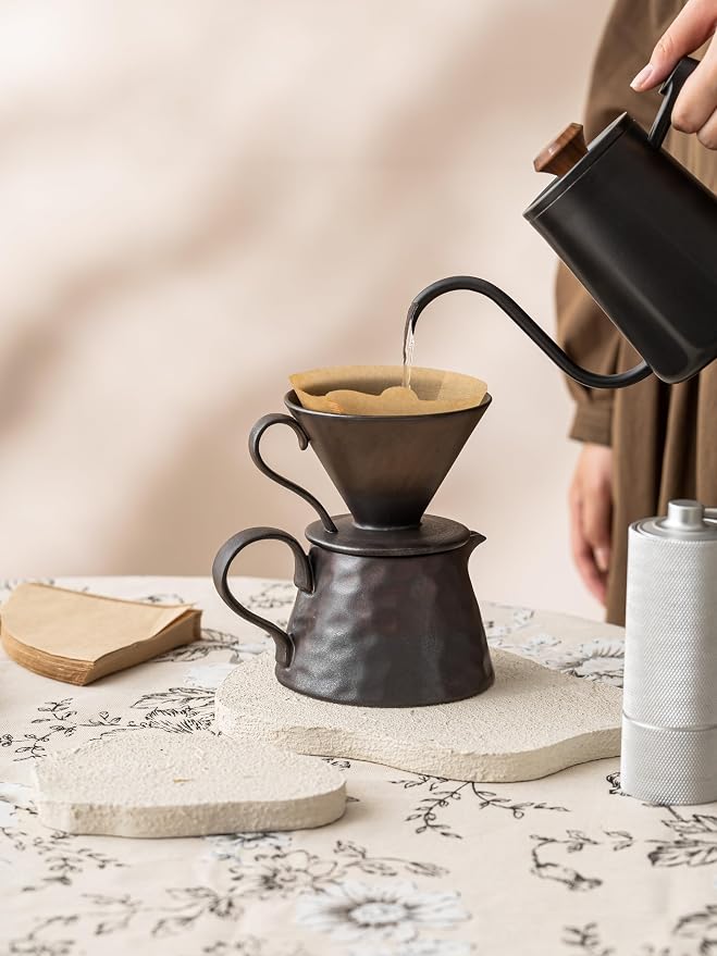 Pour Over Coffee Maker,Ceramic Coffee Maker With 40 pcs Paper Filter，15oz/450ml Ceramic Pour Over Coffee Dripper (Retro gold)