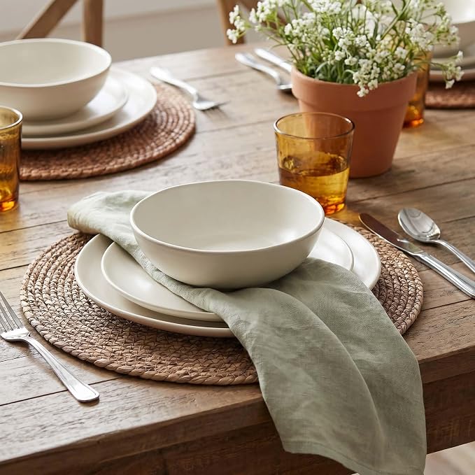 13.8" Set of 8 Brown Seagrass Woven Round Placemats - Wicker Boho Farmhouse Placemats - Rattan Table Mats Like Water Hyacinth for Dining Table, Wedding, Home (Brown Seagrass)