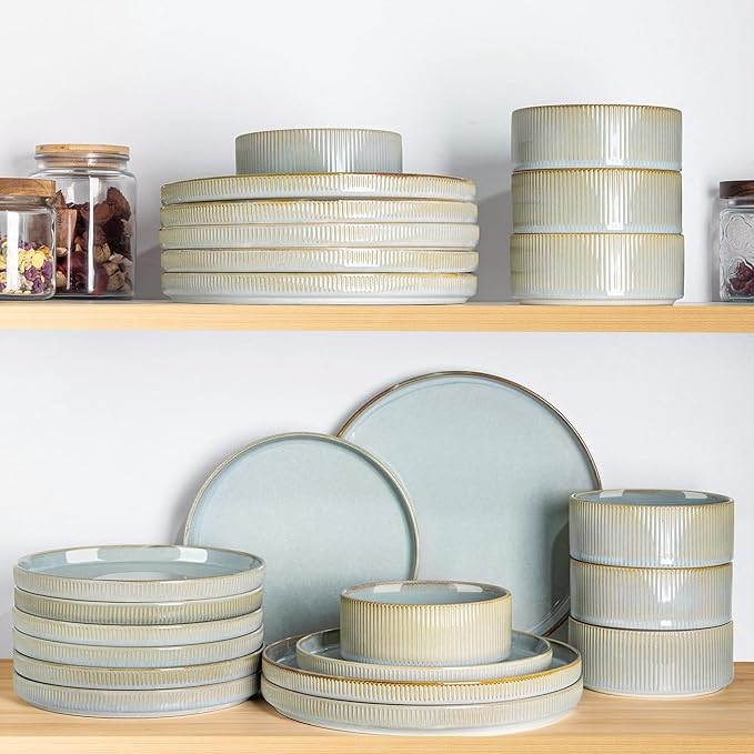 Ceramic Dinnerware Set for 6, 18-Piece Plates and Bowls Set | Lightweight Porcelain Dish Set, Scratch Resistant, Oven & Microwave & Dishwasher Safe, Illusion Blue