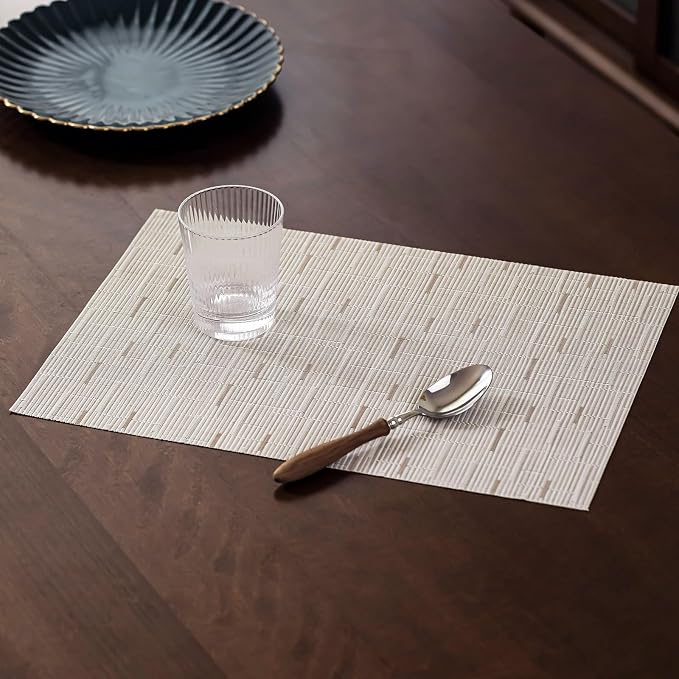 LEXMORE Placemats Set of 8 Vinyl/Plastic Woven Place Mats for Kitchen Table Indoor/Outdoor Washable Placemat Wipeable Dining Table Mats(Pale Beige)