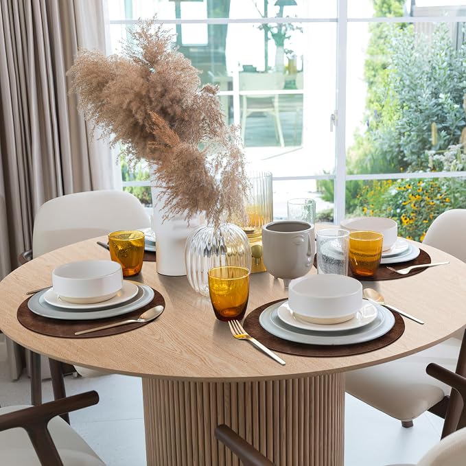 ADRIMER Placemats, Heat Resistant Round Placemats Set of 6 Washable, Waterproof Table Mats, Wipeable Faux Leather Place Mats for Kitchen, Dining Room, Brown