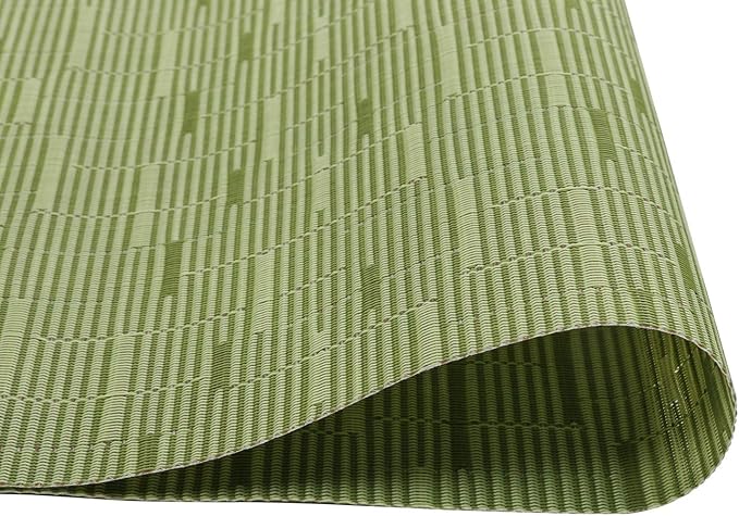 SHACOS Placemats Set of 8 Woven Vinyl Place Mats for Dining Table Wipe Clean Heat Resistant Washable Kitchen Table Mats (8, Olive Green)