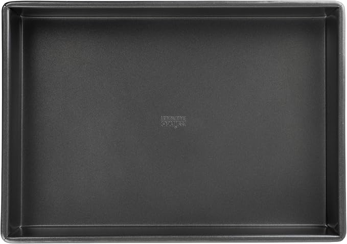 WINCO Rectangular Non-Stick Cake Pan, 13-Inch by 9-Inch, Aluminized Steel | Even heating, Long-lasting, Great for Baking, Roasting, Cooking, Food Preparation and Restaurant Kitchens