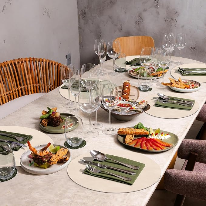 ADRIMER Placemats, Heat Resistant Round Placemats Set of 4 Washable, Waterproof Table Mats, Wipeable Faux Leather Place Mats for Kitchen, Dining Room, Beige