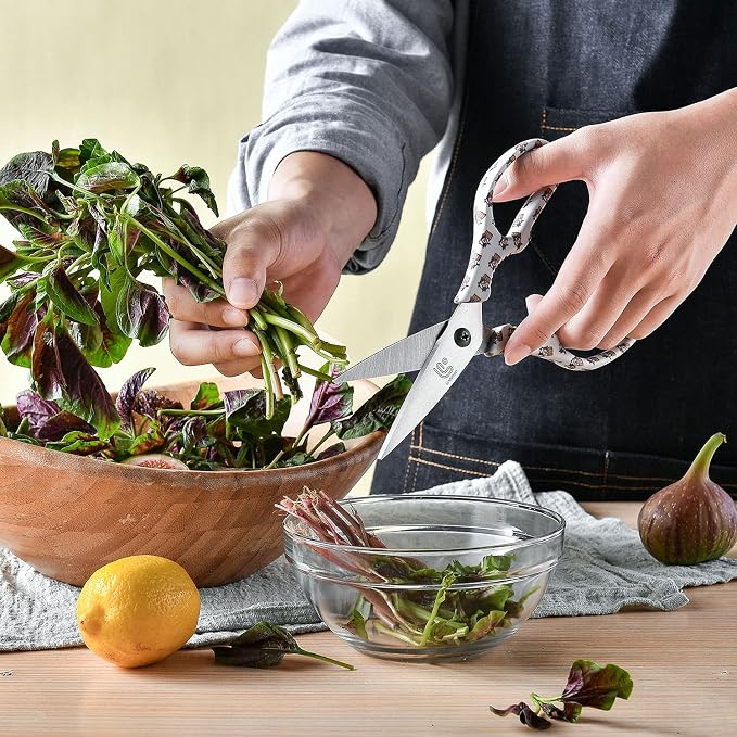 Kitchen Scissors Heavy Duty Kitchen Shears with Magnetic Holder Made with Japanese Steel 4034, Multipurpose Ultra Sharp Cooking Scissors for Meat/Vegetables/BBQ/Herbs/Pizza (Graphic,Cow)