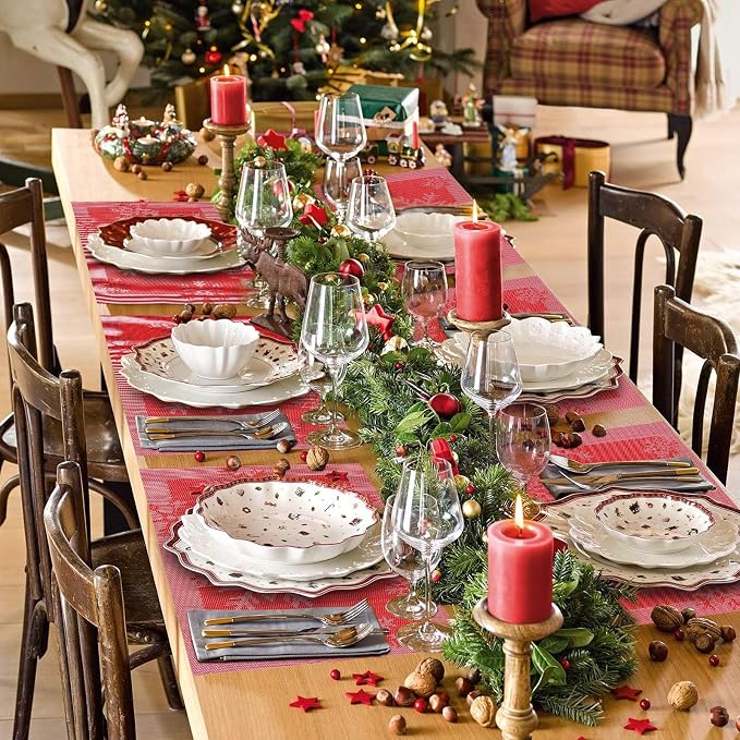 Aofmee Christmas Placemats Set of 6, Washable Christmas Place Mats for Kitchen Dining Table, Indoor/Outdoor Woven Vinyl Christmas Table Mats, Non-Slip Heat Resistant Holiday Placemats Easy to Clean