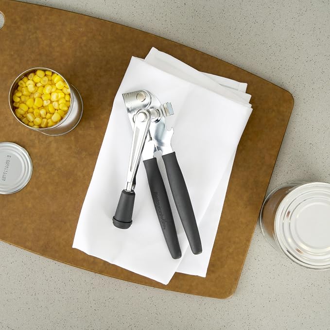 Restaurantware Stainless Steel Magnetic Manual Can Opener - German Standard Black Crank Can Opener with Magnet, Ergonomic Handle, Non-Slip - Heavy-Duty Hand Can Opener, Easy Turn, Sharp Blade