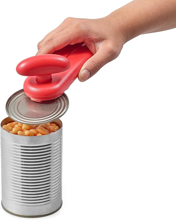 Zyliss MagiCan Manual Can Opener with Lid Release - Heavy Duty Can Opener Kitchen Gadgets - Home Manual Tin Open - Easy to Use Hand Held - Effortlessly Open Cans - Compact Design - Red