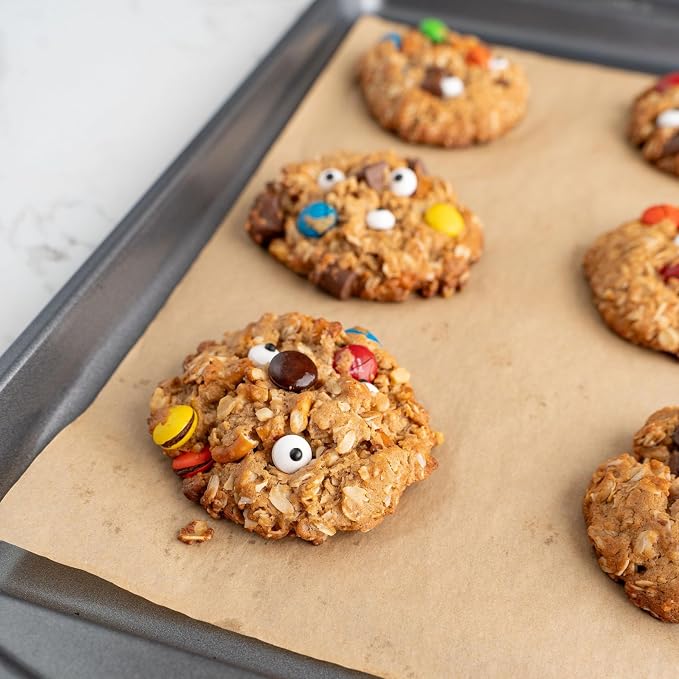 Wilton Gold Non-Stick Cookie Sheet, Made Without PFAS, 15.25 x 10.25 in. | Non-Stick Steel with Scratch-Resistant Coating, Resists Warping, Extended Handles, Dishwasher Safe, Perfect for Cookies