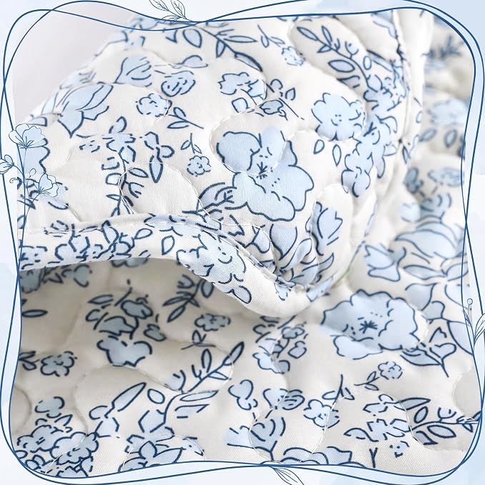 Quilted Placemats Set of 6, 18" x 13" Large Scalloped Cotton Placemat Washable Cloth Flowers Table Mats for Summer Party Kitchen Dining Farmhouse Cottagecore Decor(Blue Flower)