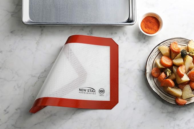 New Star Foodservice Commercial Grade Silicone Baking Mat Non-Stick Pan Liner, 8 x 12 Inch (Quarter Size)