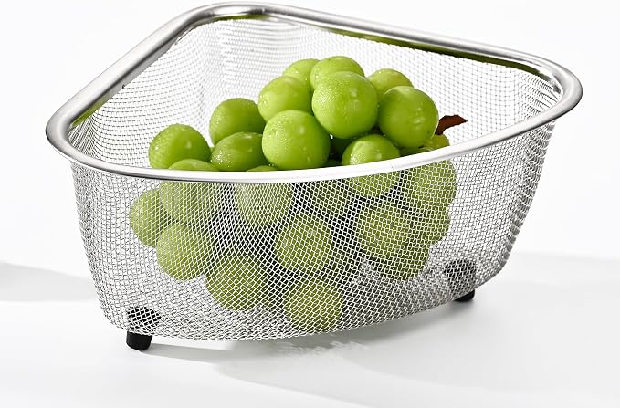Fox Run Stainless Steel Colander, Triangular 3 Quart Pasta Strainer | Easily Strain Pasta, Rice & Spaghetti | Perfect Metal Strainer For Washing Fruit & Vegetables | Space Saving Colander