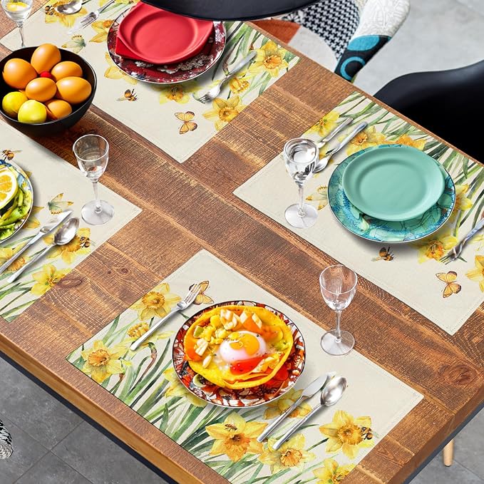 Spring Daffodils Placemats Set of 4 Watercolor Yellow Flower Table Mats Summer Farmhouse Floral Heat Resistant Washable Placemat for Party Kitchen Dining Table Decor Indoor Outdoor 12x18 Inch