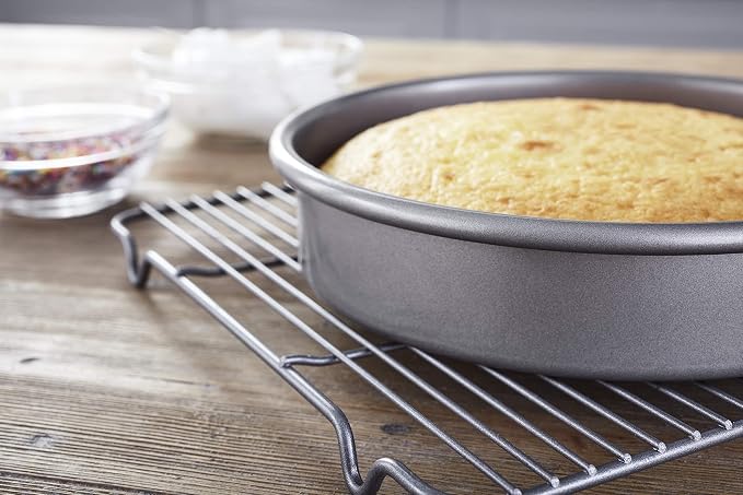 Chicago Metallic Professional Non-Stick Round Cake Pan, 9-Inch